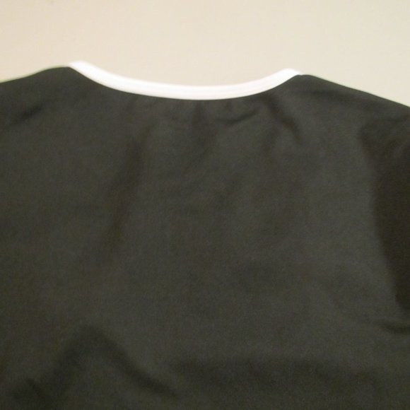 Black Izod Top Size Medium - Picture 4 of 5